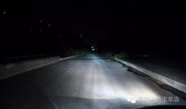 尤其是改過氙氣大燈的車主們，定期檢查電路，檢查火花塞是否積碳老化，這是很有必要的！